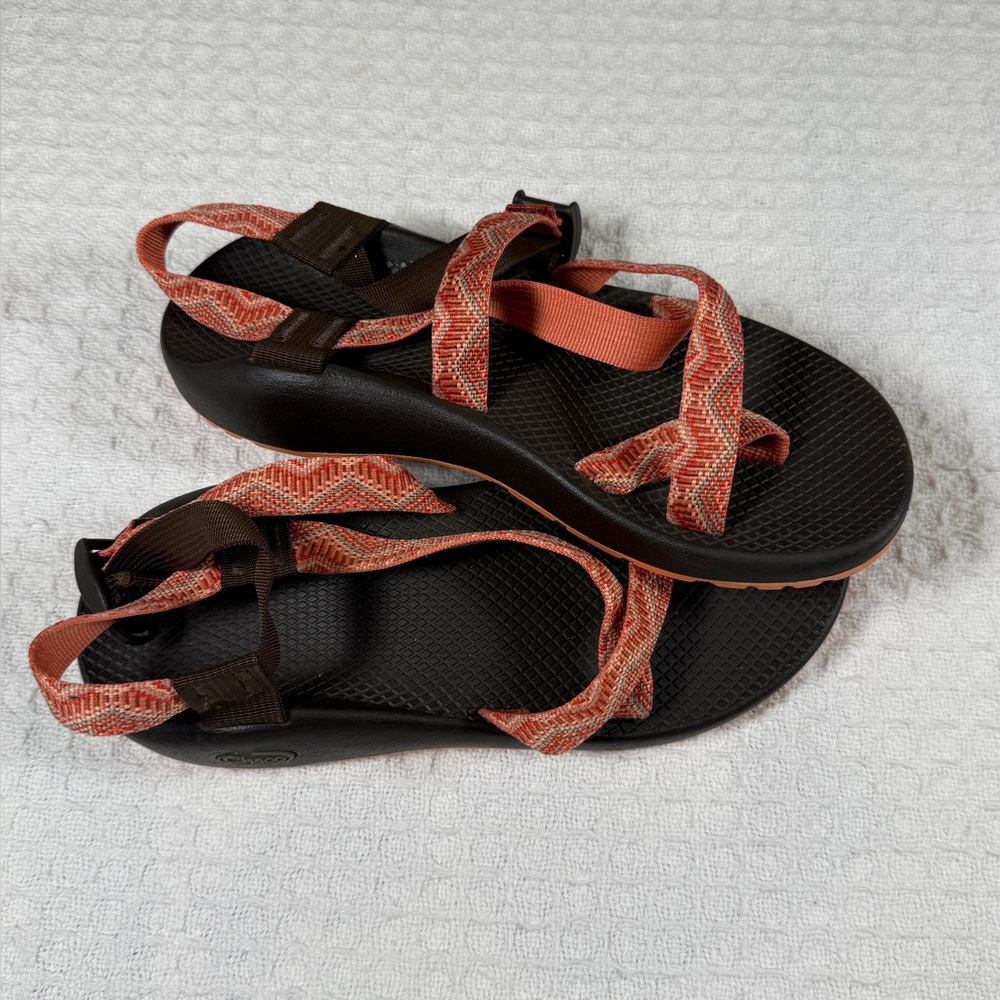 Chaco Z2 Classic Sandals Womens 10 Coral Pink Strap Hiking Outdoor